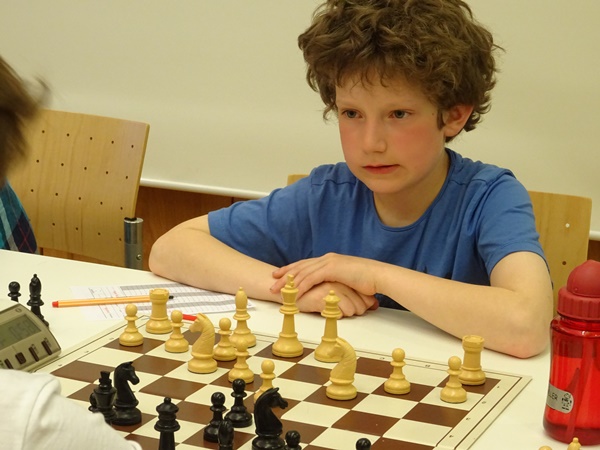 Quentin HALLER in seiner Partie gegen Andreas HIRZINGER.